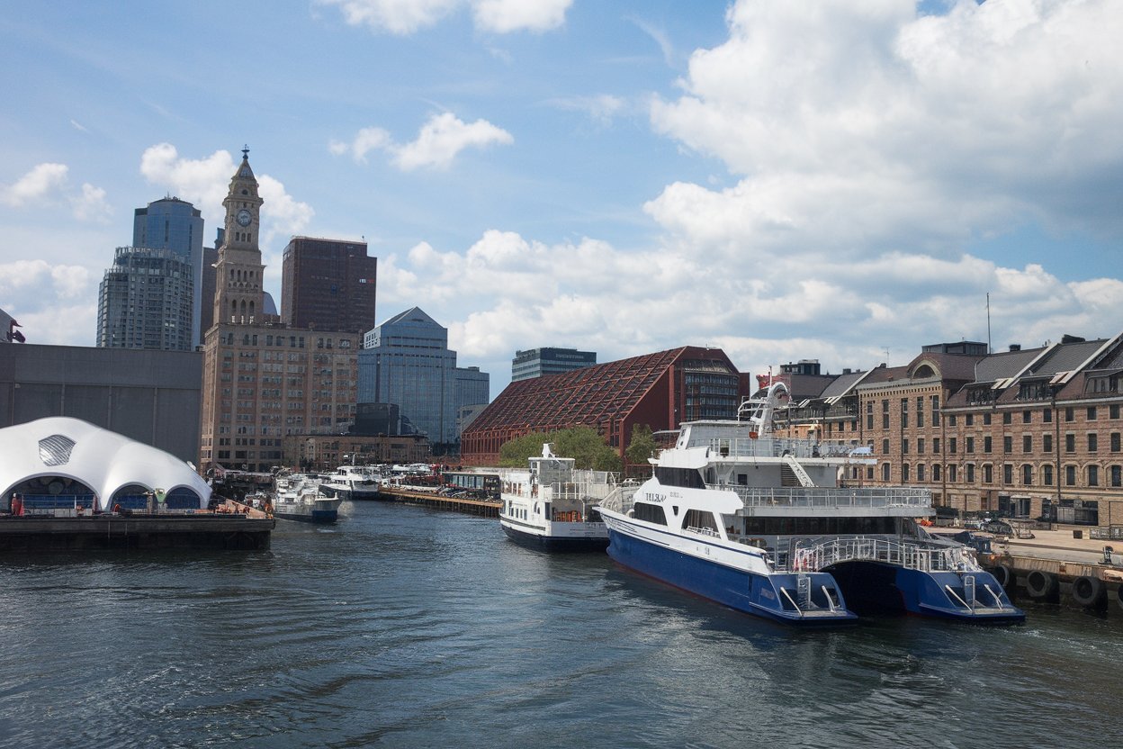 Boston Harbor offers stunning views of the city skyline and iconic landmarks like the USS Constitution, Fort Independence, and the Boston Harbor Islands. Harbor cruises provide a relaxing way to explore Boston’s maritime history while enjoying a unique perspective of the city